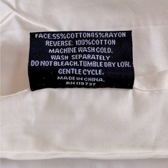 TAHARI King Size Pillow Shams - Velvet Neutral Chinoiserie Paisley Damask - Picture 13 of 13